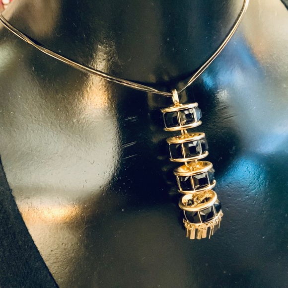Christian Siriano NECKLACE ❤️SPECIAL OFFER ❤️BLACK CRYSTAL TASSEL PENDANT NWT - Picture 4 of 9